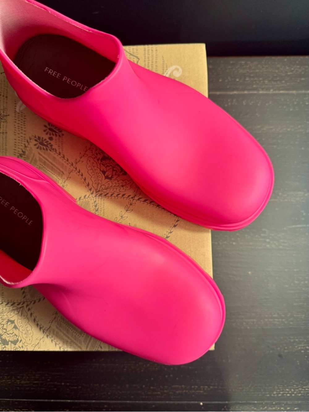 Free People Collection High Street Rain Boot in Dragon Fruit Size 6 - Picture 3 of 8